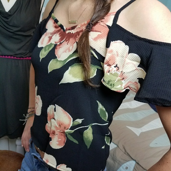 New Cold Shoulder Boho Summer Floral crop top - Picture 2 of 4